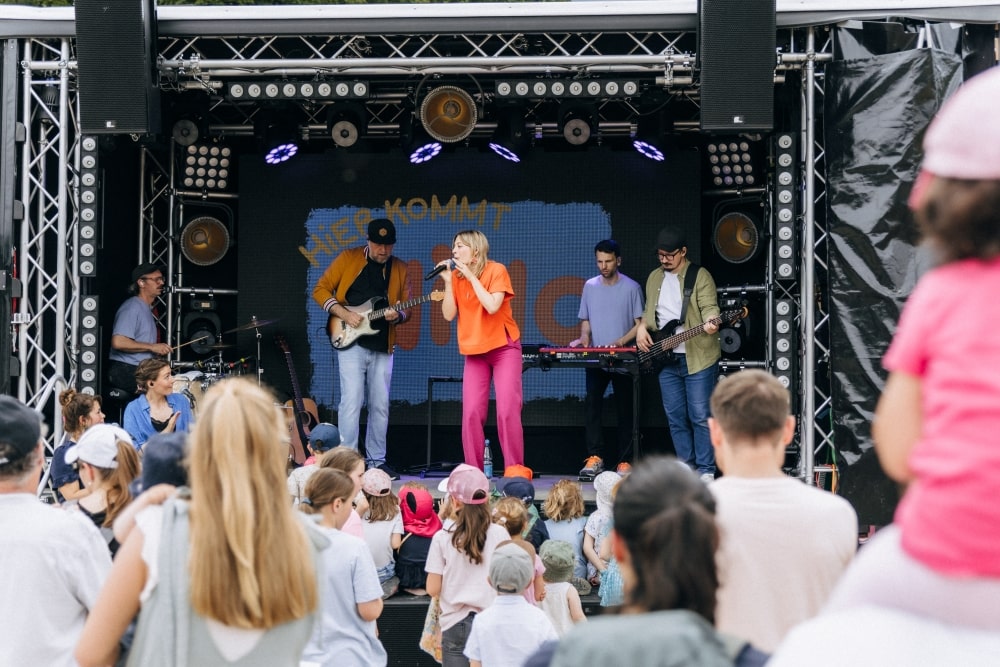 Hinter den Kulissen: Ein Interview mit Hier kommt Nina