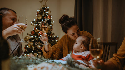 Weihnachten mit Baby rocken? Mit diesen 6 Tipps kommst Du gechillt durch die stressigen Feiertage